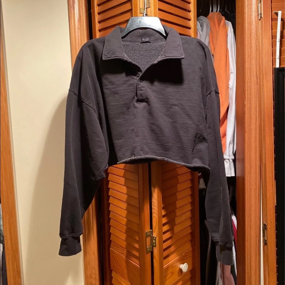 Brandy Melville Black Cropped Polo Sweatshirt Sml